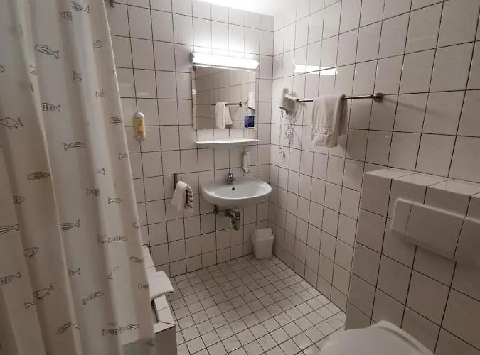 ベルグシュロスヒェン ホテル 2*