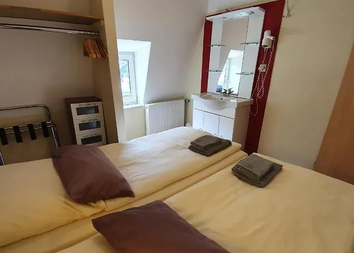 ベルグシュロスヒェン ホテル 2*