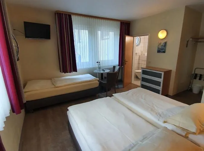 ベルグシュロスヒェン ホテル 2*